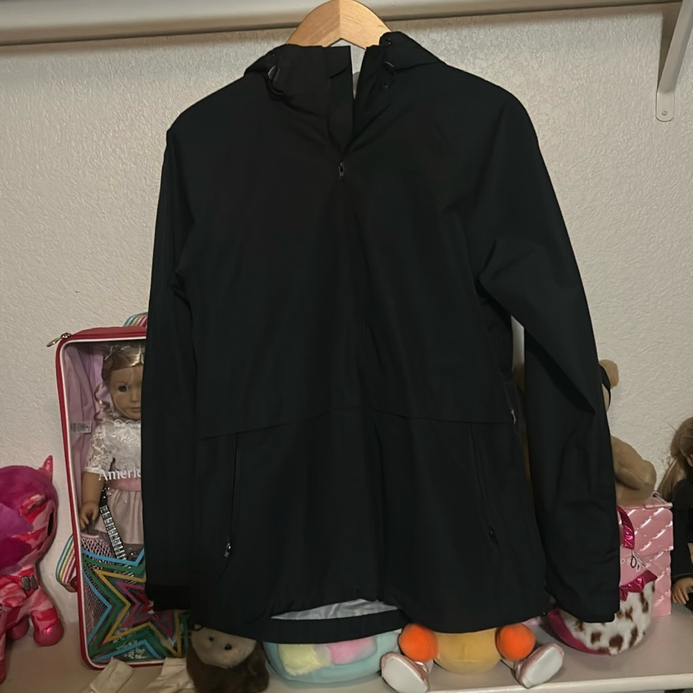 Wrangler woman’s rain jacket 
Black